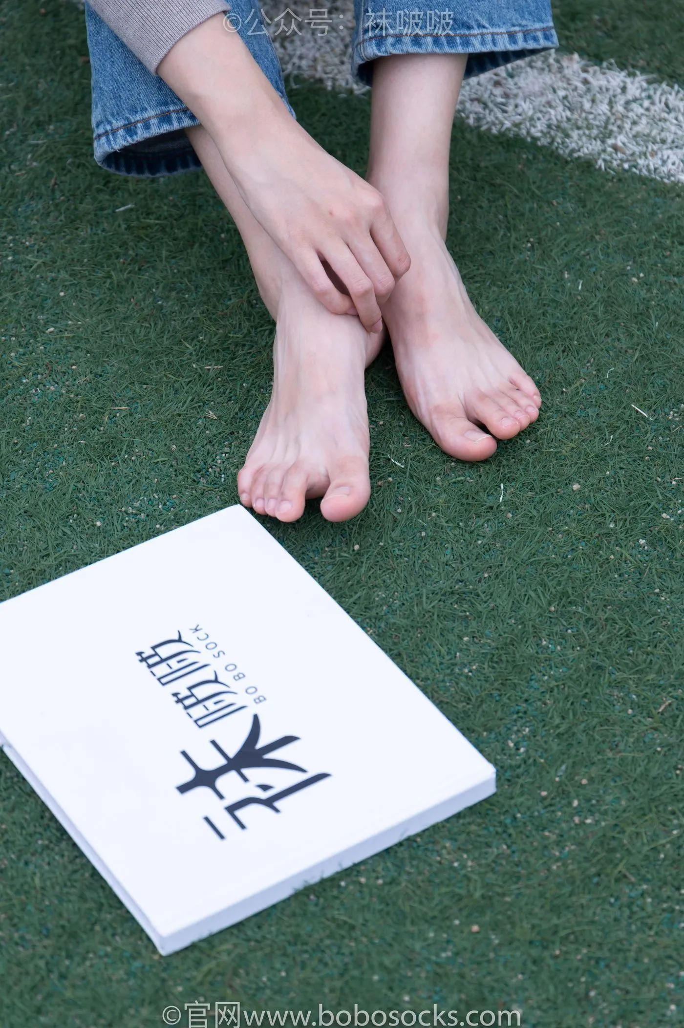 [BoBoSocks袜啵啵]NO.004 泡芙-vans帆布鞋、白棉袜、裸足 [127P]插图4